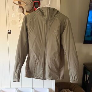 Arc'teryx womens Beige atom